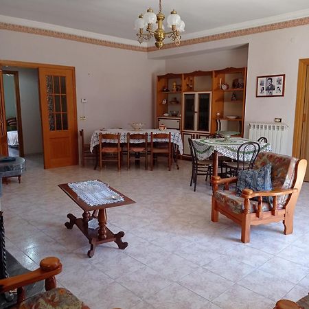 Bed and Breakfast Montagne Rocciose Frascineto Exteriér fotografie