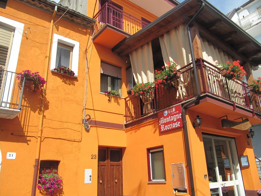 Bed and Breakfast Montagne Rocciose Frascineto Exteriér fotografie